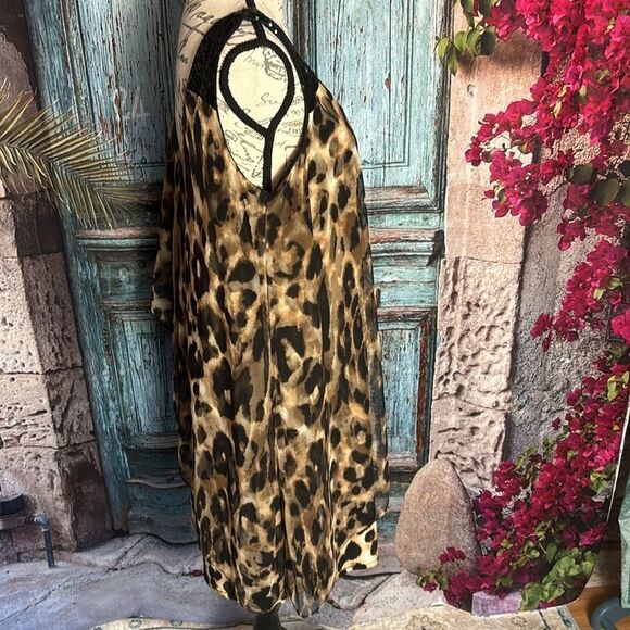 Dress Barn Animal print asymmetrical dress, size 14, excellent condition - Picture 6 of 12